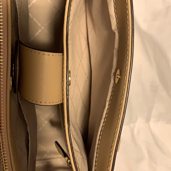 MK 4pcs set medium satchel,wristlet,wallet & acc - Picture 3 of 7